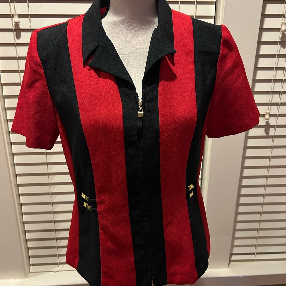 Kari's Korner Vintage red and black embroidered Zip Up Blazer sz 10